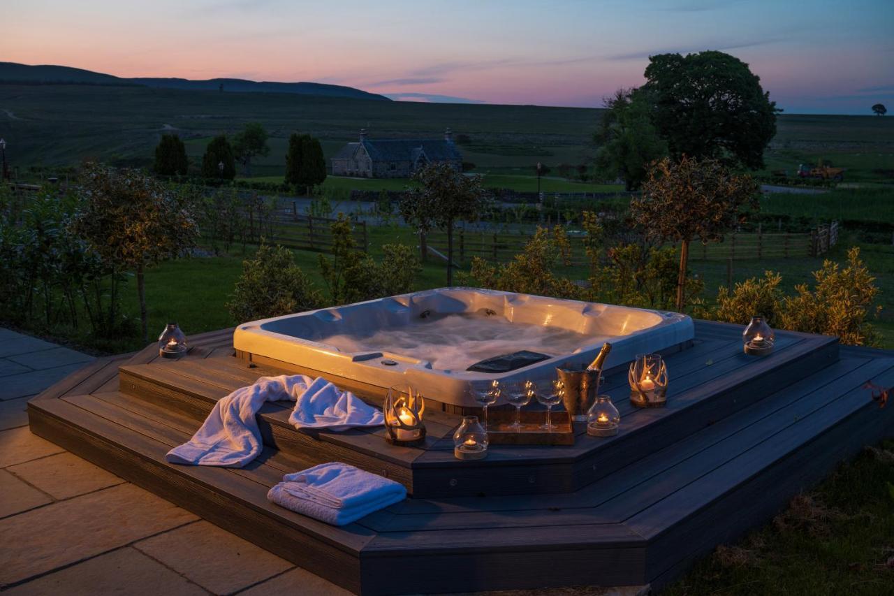 Kipney Farmhouse With Hot Tub Пърт Екстериор снимка
